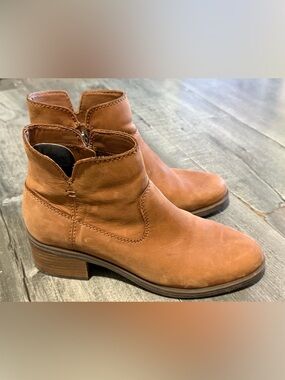 Earth Cognac Leather Ankle Boots